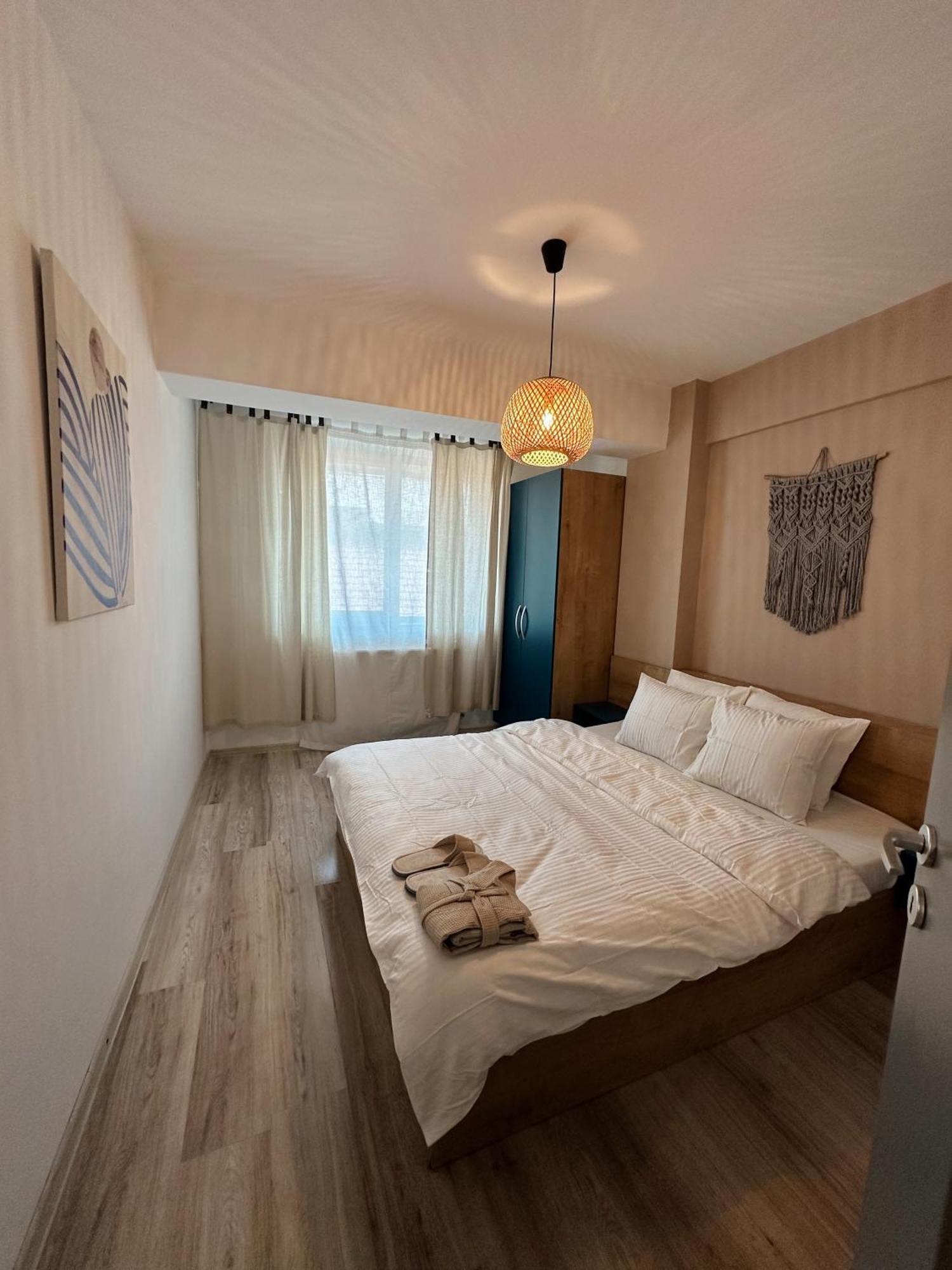 Modern Flat - Apartament Nou Aproape De Spital Si Aeroport Iasi Buitenkant foto