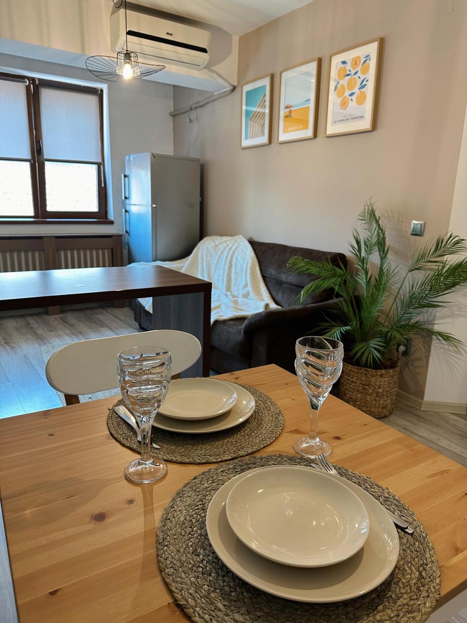 Modern Flat - Apartament Nou Aproape De Spital Si Aeroport Iasi Buitenkant foto